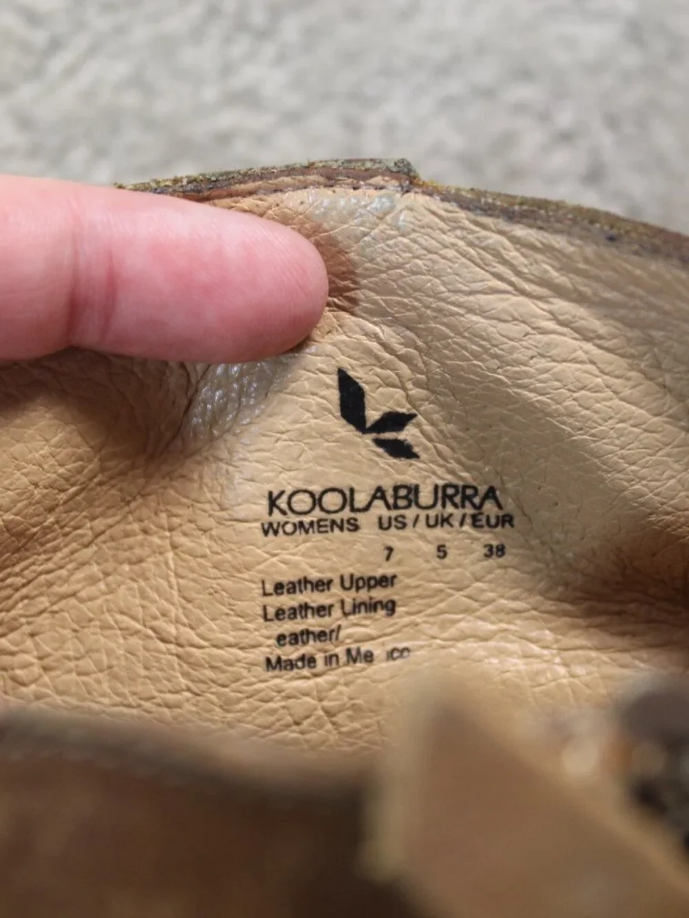 Koolaburra size tan
